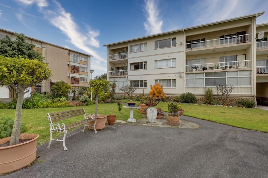 2 Bedroom Property for Sale in Oostersee Western Cape